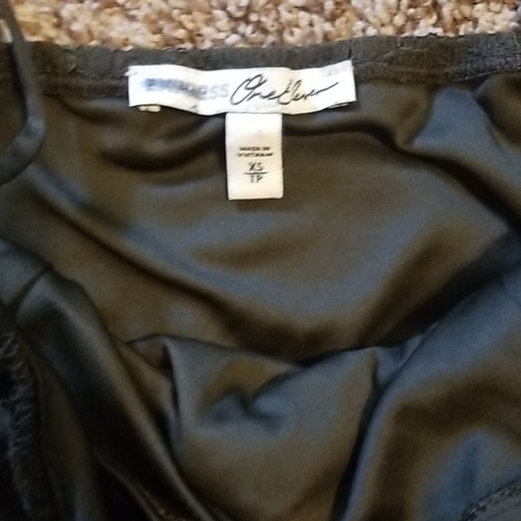 Express lace cami - Picture 3 of 4